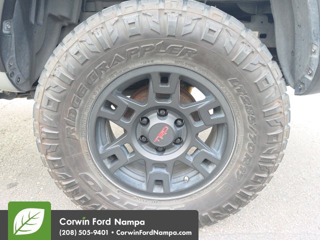 Used 2019 Toyota Tacoma TRD Off-Road AWD/4WD image 11