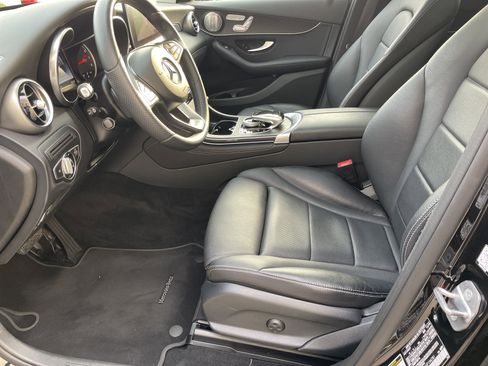 Used 2017 Mercedes-Benz GLC 300 4MATIC image 21