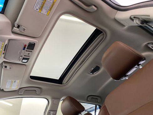 Used 2017 Subaru Outback 3.6R Touring image 15