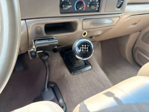 Used 2002 Ford F350 Lariat AWD/4WD image 35