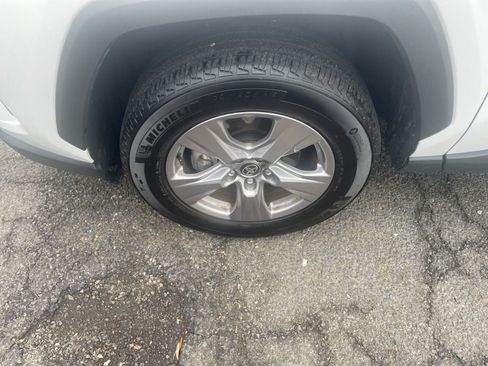 Used 2025 Toyota RAV4 XLE image 30