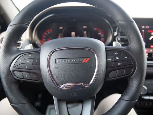 Used 2025 Dodge Durango GT w/ Blacktop Package image 12