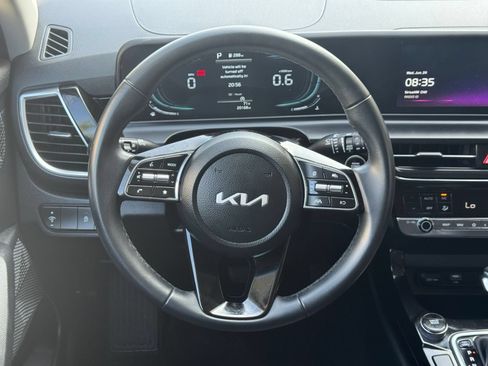 Used 2025 Kia Seltos S FWD image 29