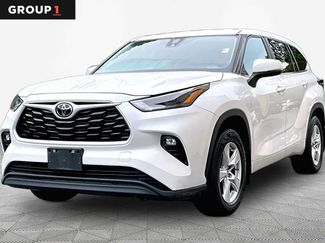 Used 2023 Toyota Highlander LE AWD/4WD video 1