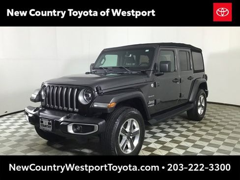 Used 2021 Jeep Wrangler Unlimited Sahara image 3