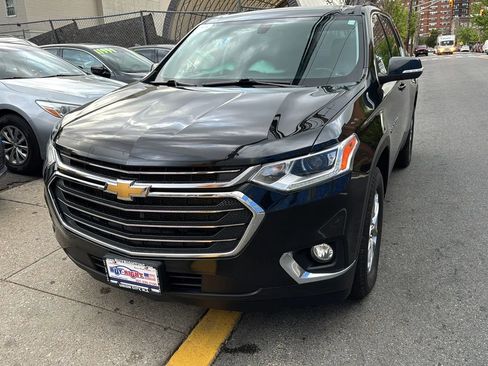 Used 2021 Chevrolet Traverse LT image 38