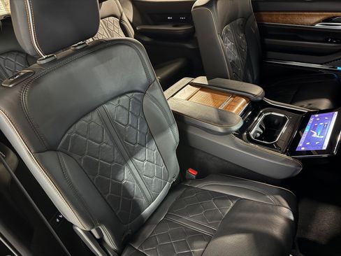 Used 2024 Jeep Grand Wagoneer Series III w/ HD Trailer Tow Package image 53