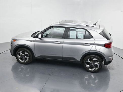 Used 2023 Hyundai Venue SEL image 41