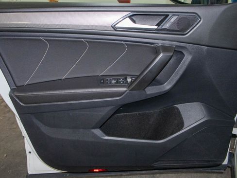 Used 2022 Volkswagen Tiguan SE image 10