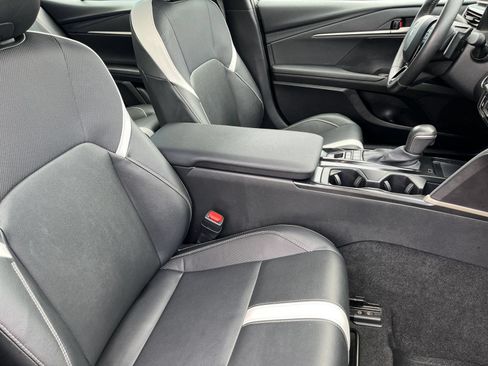Used 2025 Toyota Camry SE FWD image 41