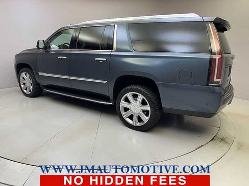 Used 2019 Cadillac Escalade ESV Luxury AWD/4WD image 3
