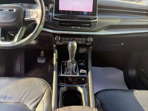 Used 2022 Jeep Compass High Altitude AWD/4WD image 17