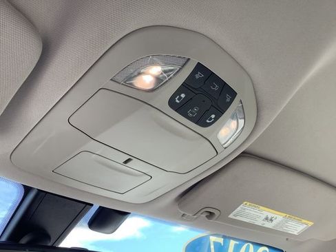 Used 2017 Chrysler Pacifica Touring-L image 20