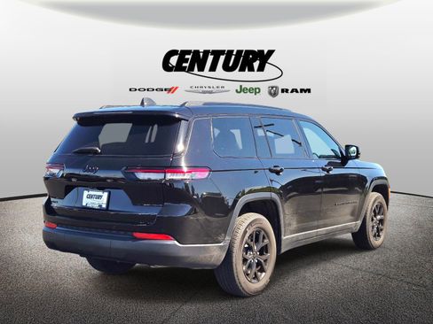 Used 2024 Jeep Grand Cherokee L Altitude AWD/4WD image 4