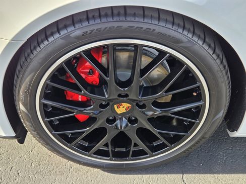 Used 2018 Porsche Panamera 4S image 9