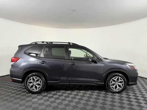 Used 2019 Subaru Forester Premium AWD/4WD image 7