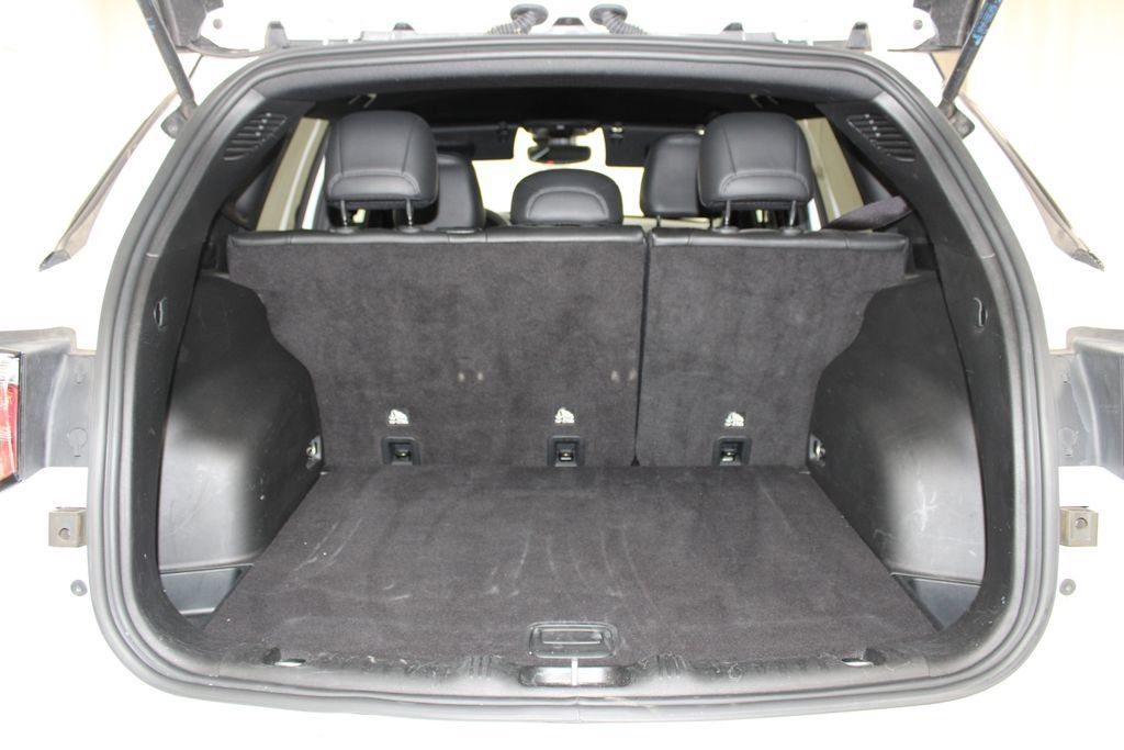 Used 2025 Jeep Compass Trailhawk AWD/4WD image 29