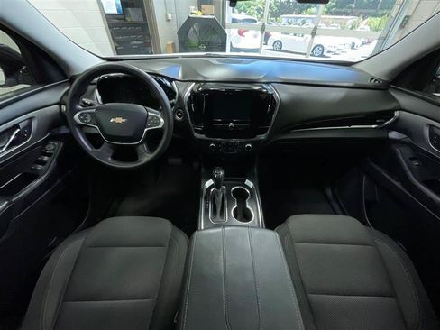 Used 2018 Chevrolet Traverse LS AWD/4WD image 21