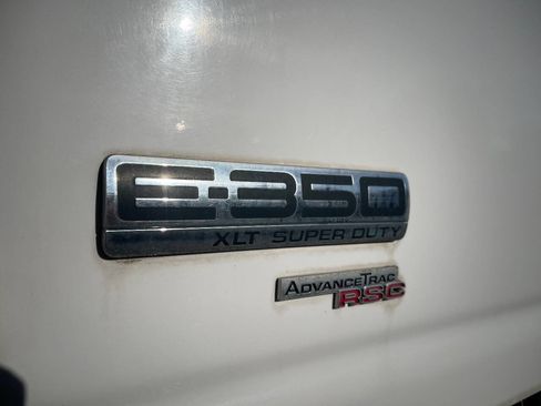 Used 2010 Ford E-350 and Econoline 350 XLT image 32