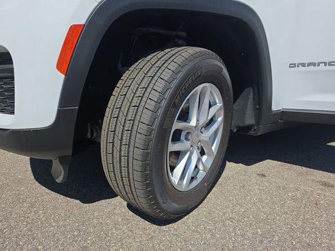 New 2026 Jeep Grand Cherokee Laredo X AWD/4WD image 32
