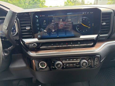 Used 2023 Chevrolet Silverado 1500 LT AWD/4WD image 28