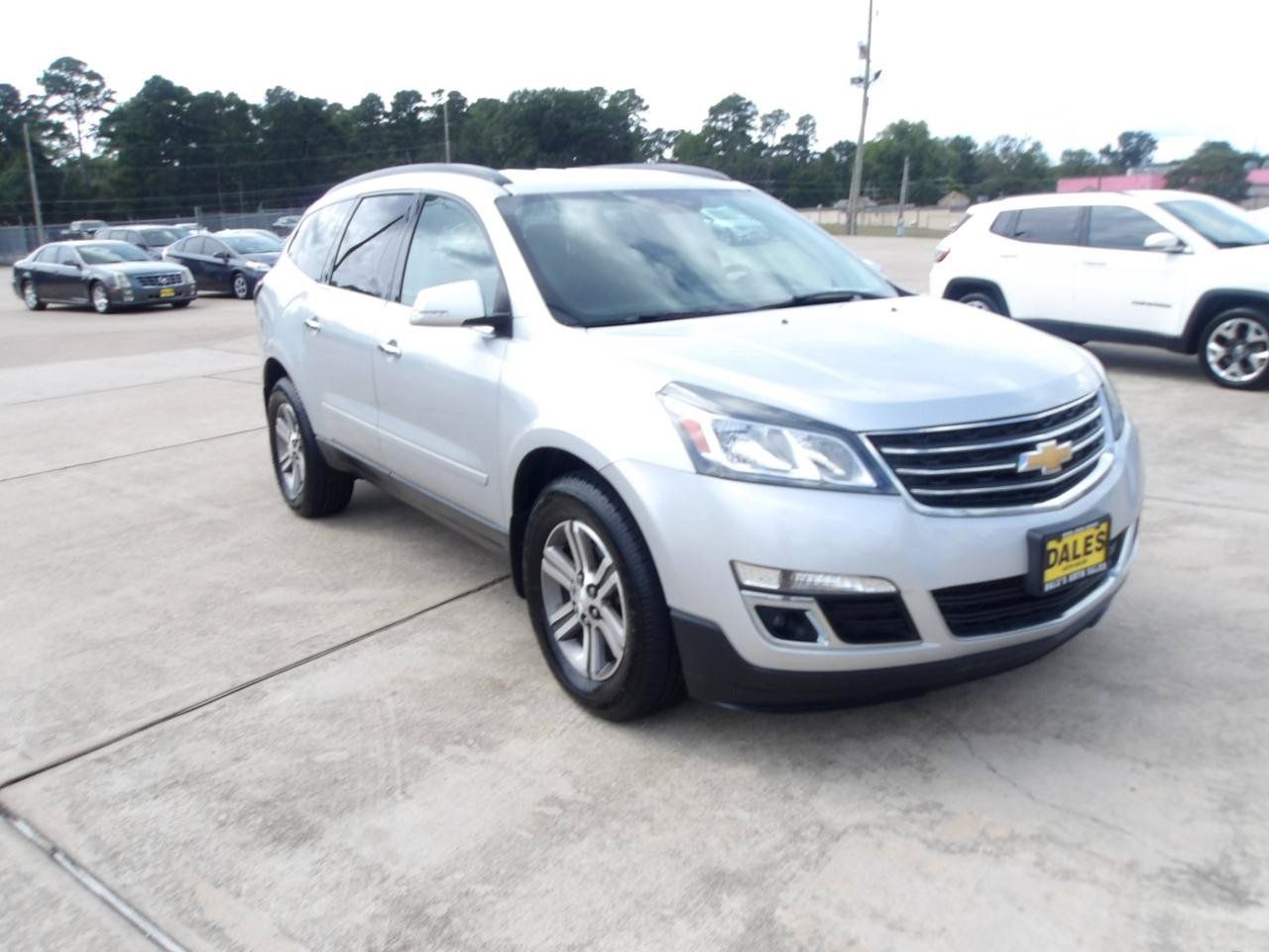 Used 2017 Chevrolet Traverse LT FWD image 4
