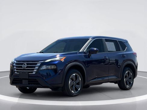 Used 2025 Nissan Rogue SV AWD/4WD image 2