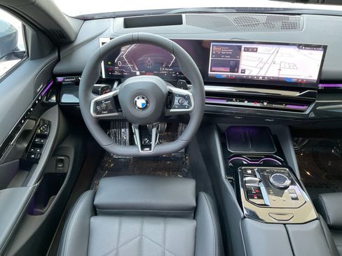 Used 2026 BMW 530i xDrive w/ M Sport Package AWD/4WD image 33