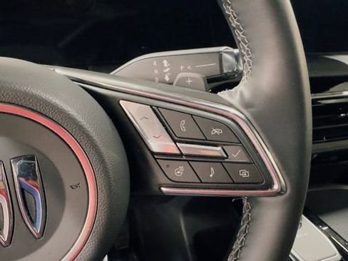 Used 2025 Buick Enclave Preferred image 28