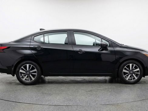 Used 2025 Nissan Versa SV image 11