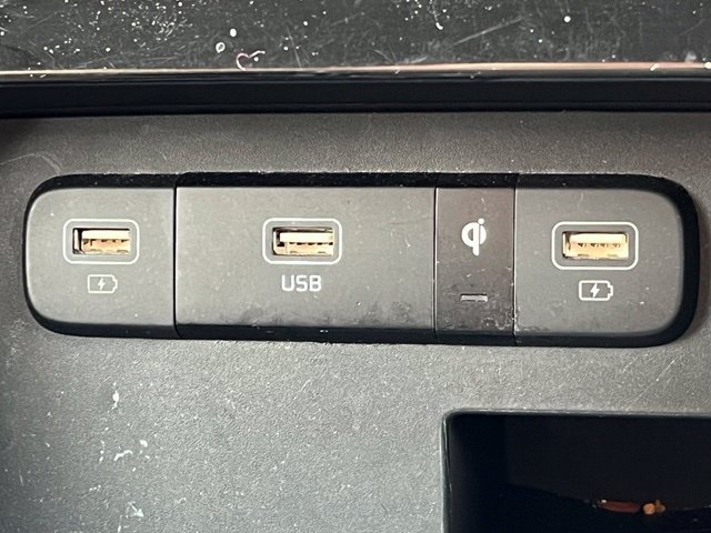 Certified 2024 Kia Carnival SX FWD image 27