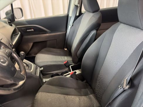 Used 2012 MAZDA MAZDA5 Sport image 23