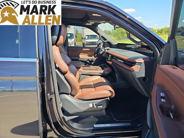 Used 2025 Lincoln Navigator Reserve AWD/4WD image 29