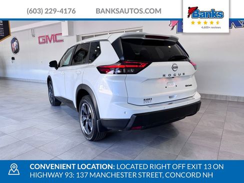 Used 2024 Nissan Rogue SV AWD/4WD image 5