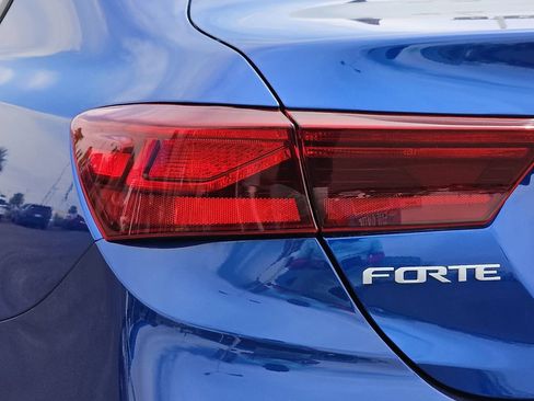 Used 2024 Kia Forte LXS w/ LXS Technology Package FWD image 9