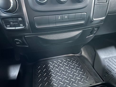 Used 2021 RAM 1500 Classic SLT image 27