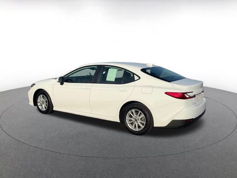 Used 2025 Toyota Camry LE image 10
