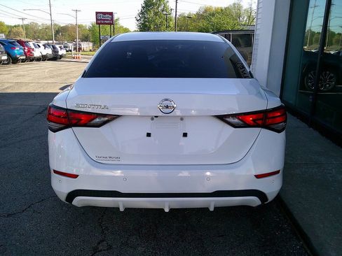 Used 2022 Nissan Sentra S image 6