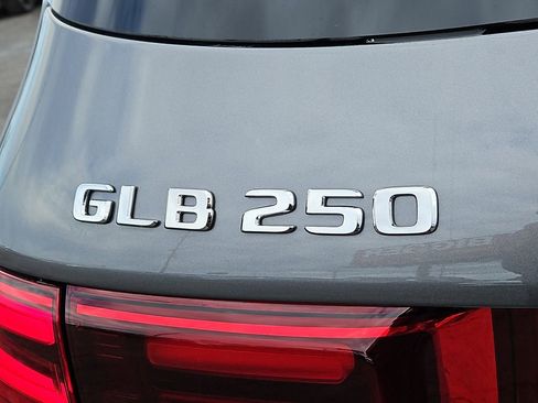 New 2026 Mercedes-Benz GLB 250 image 14
