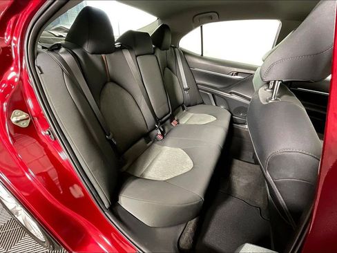 Used 2019 Toyota Camry LE image 36