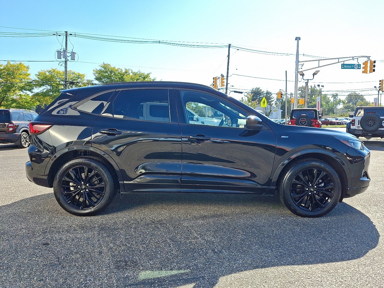 Certified 2023 Ford Escape ST-Line Elite w/ Premium Technology Package AWD/4WD image 7