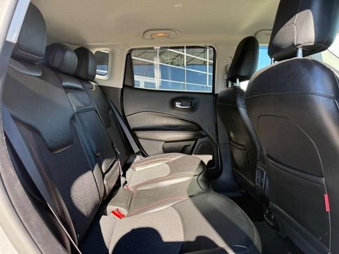 Used 2019 Jeep Compass Trailhawk AWD/4WD image 12
