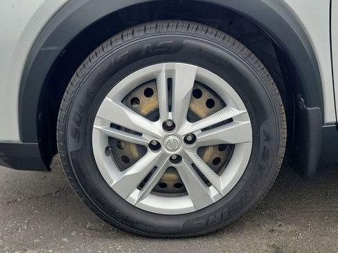 Used 2019 Nissan Kicks S FWD image 30