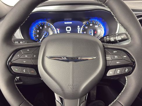 New 2026 Chrysler Pacifica Limited image 16