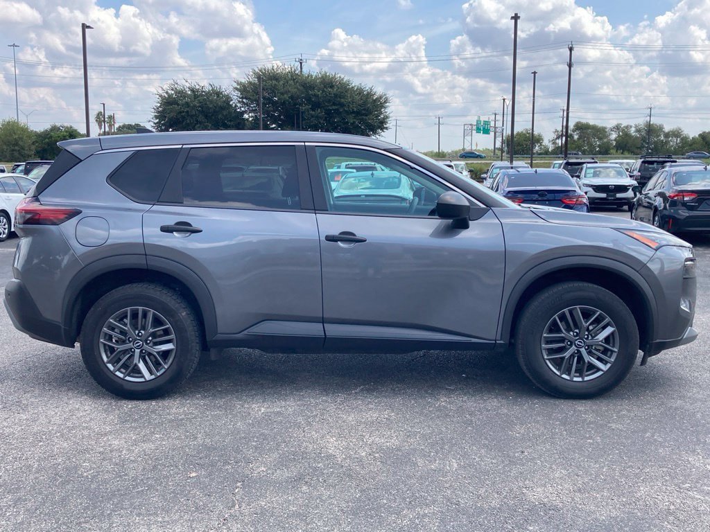 Used 2023 Nissan Rogue S FWD image 4