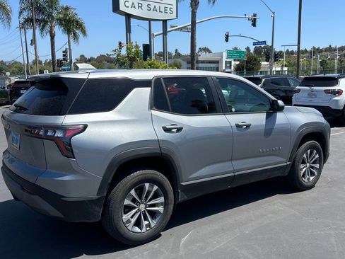 Used 2025 Chevrolet Equinox LT image 3
