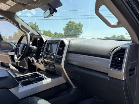 Used 2019 Ford F250 Lariat w/ Lariat Value Package AWD/4WD image 18