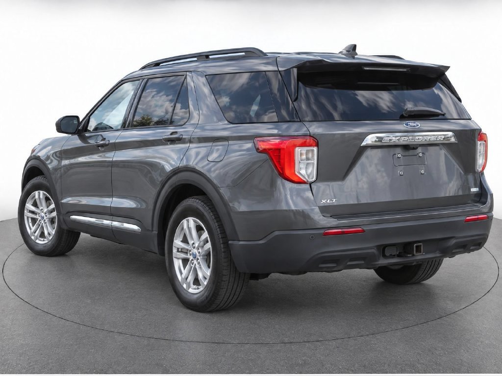 Used 2020 Ford Explorer XLT w/ Class III Trailer Tow Package AWD/4WD image 5