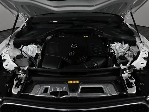Used 2023 Mercedes-Benz GLC 300 4MATIC image 32
