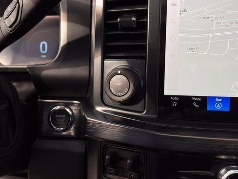 New 2026 Ford F250 Lariat w/ Black Appearance Package image 32